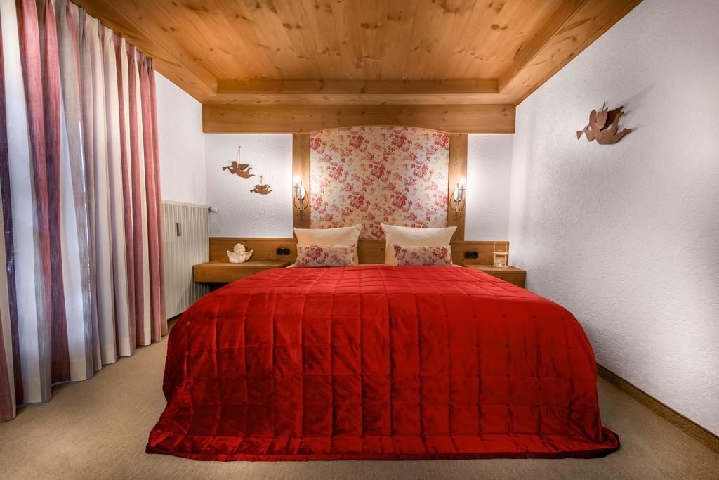 Dreimaederlhaus - Das Vegetarische Boutique Hotel フュッセン エクステリア 写真