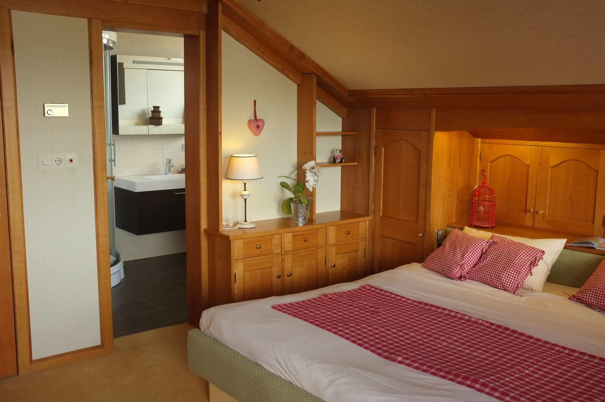Dreimaederlhaus - Das Vegetarische Boutique Hotel フュッセン エクステリア 写真