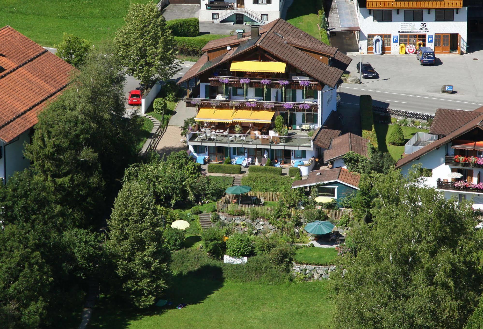 Dreimaederlhaus - Das Vegetarische Boutique Hotel フュッセン エクステリア 写真