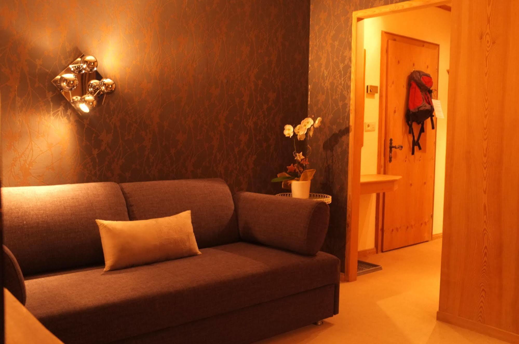 Dreimaederlhaus - Das Vegetarische Boutique Hotel フュッセン エクステリア 写真
